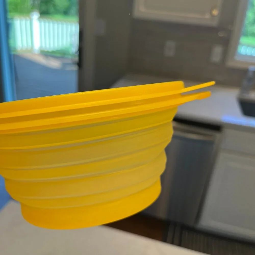 Never Used Tupperware Forget Me Not and Flat Out Lot - Picture 13 of 16